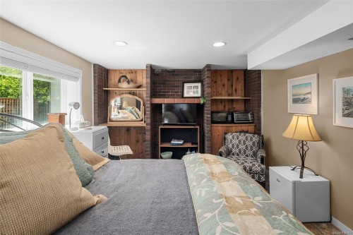 3990 Haro Rd, Saanich, BC 