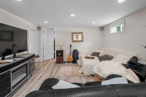 3990 Haro Rd, Saanich, BC 
