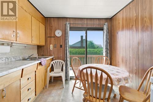 28 Queen Ave, Blind River, ON 