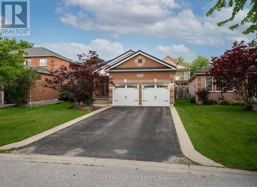19 TAYLOR COURT  Bradford West Gwillimbury, ON L3Z 3J1