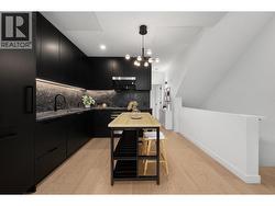 122 650 E 2ND STREET  North Vancouver, BC V7L 1E3