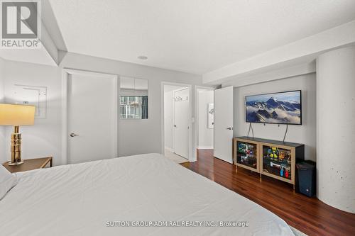 2513 - 155 Legion Road N, Toronto, ON - Indoor Photo Showing Bedroom