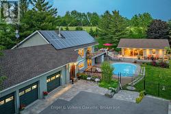 330 MOUNTSBERG ROAD Hamilton, ON L0P 1B0