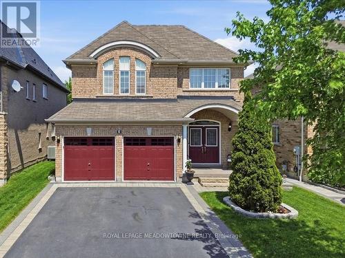 3 ST PHILLIP COURT  Whitby, ON L1P 0A5
