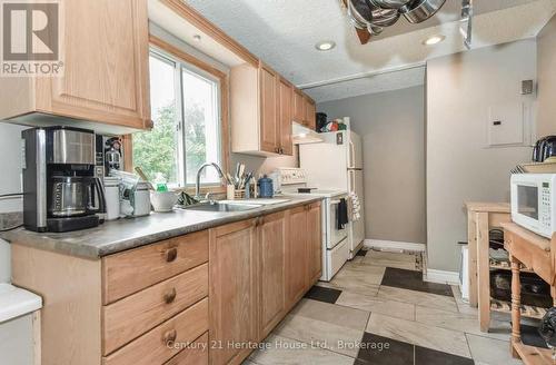 153 St Andrews Street, Cambridge, ON - Indoor