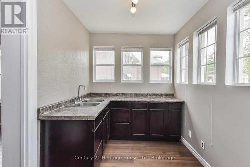 153 St Andrews Street, Cambridge, ON - Indoor Photo Showing Kitchen With Double Sink