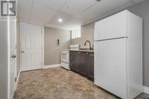153 St Andrews Street, Cambridge, ON - Indoor