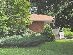 2061 FAIRBANKS AVENUE  Ottawa, ON K1H 5Y9