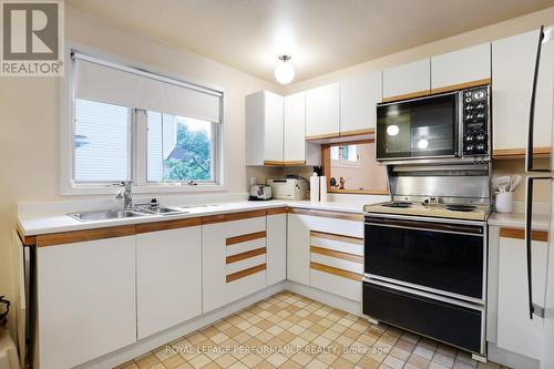 2061 Fairbanks Avenue, Ottawa, ON 