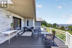 Deck off kitchen & breakfast room - 