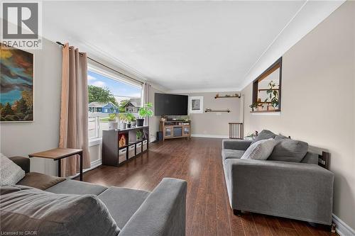 331 Guelph Street, Hamilton, ON - Indoor Photo Showing Living Room