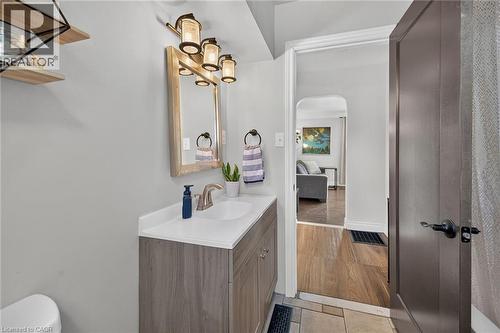 331 Guelph Street, Hamilton, ON - Indoor Photo Showing Bathroom