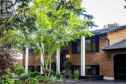 13 UPPER CANADA DRIVE Niagara-On-The-Lake, ON L0S 1J0