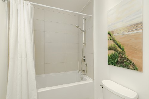 Salle de bains - 2120 Rue De Romagne, Laval (Vimont), QC 