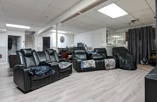 Salle familiale - 7811 Ch. Des Roy, Saint-Damien, QC - Indoor