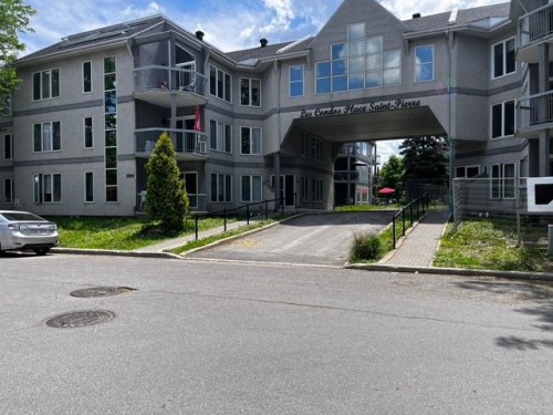 208-300 Rue St-Pierre  Terrebonne (Terrebonne), QC J6W 5S7