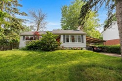 76 Av. Angell Beaconsfield, QC H9W 4V5
