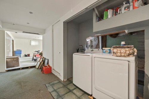 Salle de lavage - 76 Av. Angell, Beaconsfield, QC 