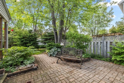 Terrasse - 76 Av. Angell, Beaconsfield, QC 