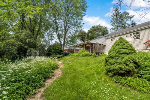 Cour - 76 Av. Angell, Beaconsfield, QC 