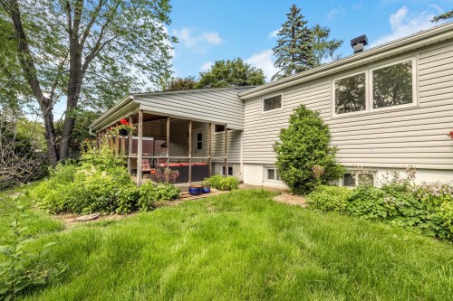 Cour - 76 Av. Angell, Beaconsfield, QC 