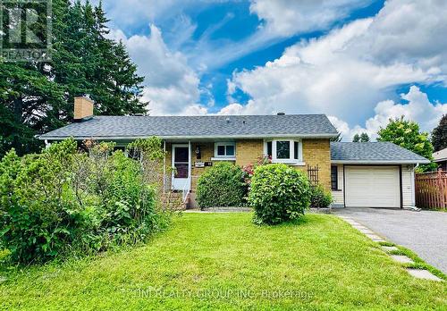 77 MEADOWLANDS DRIVE  Ottawa, ON K2G 2R9