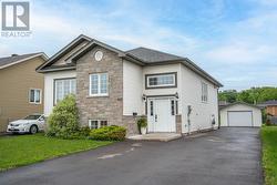 102 Central Creek DR Sault Ste. Marie, ON P6C 6H3