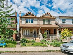 52 GILLESPIE AVENUE Toronto, ON M6N 2Y6