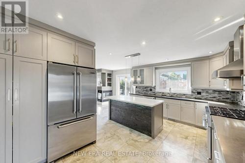 1423 Bunsden Avenue, Mississauga, ON 