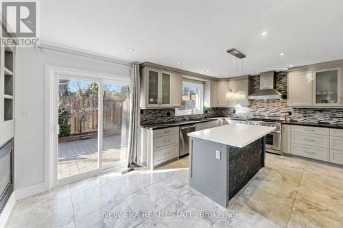 1423 Bunsden Avenue, Mississauga, ON 