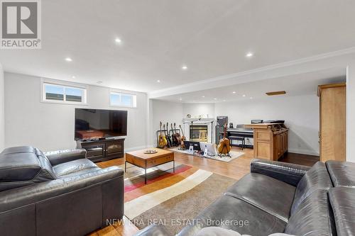 1423 Bunsden Avenue, Mississauga, ON 