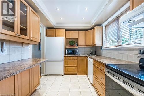 Kitchen - 1293 Daimler Road, Mississauga, ON 
