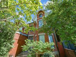 25 GRANGE AVENUE Toronto, ON M5T 1C6