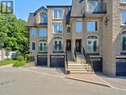 21 BIRCHBANK LANE Toronto, ON M3B 2Y2