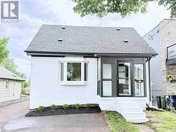 572 PHARMACY AVENUE Toronto, ON M1L 3G9