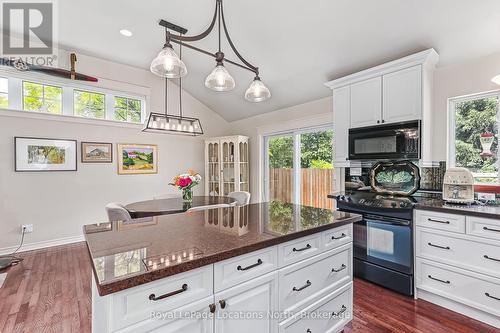 8366 Poplar Side Road, Clearview, ON - Indoor Photo Showing Kitchen