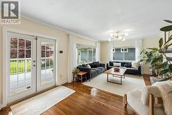 Front entrance & living room - 
