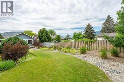 Side yard in the back - 