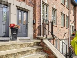 TH2 - 175 GRAND AVENUE Toronto, ON M8Y 3Y3