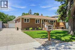 38 Ellison CRESCENT  Regina, SK S4R 4V5