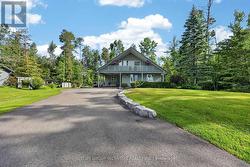 Lovely curb appeal - 