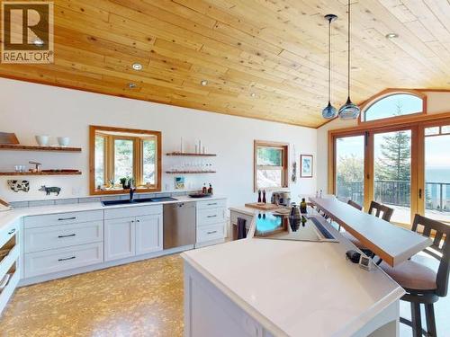 8116 Emmonds Road, Powell River, BC 