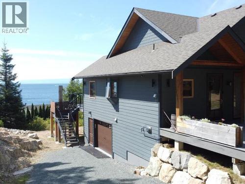 8116 Emmonds Road, Powell River, BC 