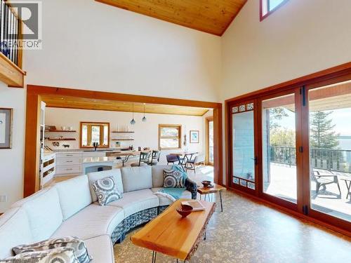 8116 Emmonds Road, Powell River, BC 