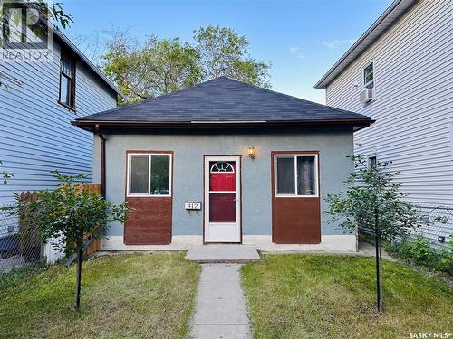 412 H AVENUE S  Saskatoon, SK S7M 1W5