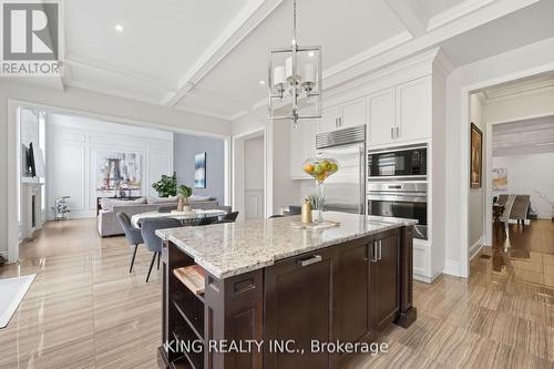 76 Chesney Crescent, Vaughan, ON - Indoor Photo Showing Kitchen