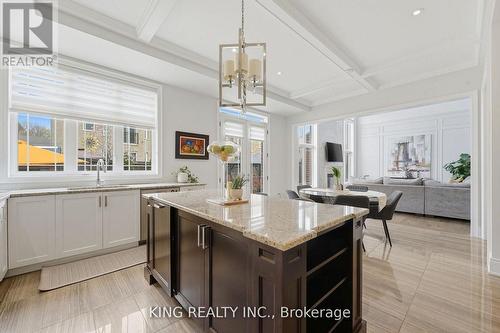 76 Chesney Crescent, Vaughan, ON - Indoor Photo Showing Kitchen