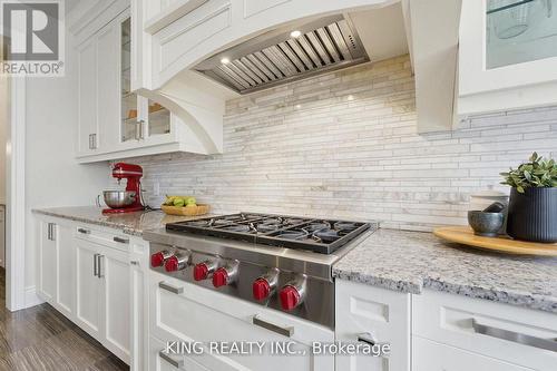 76 Chesney Crescent, Vaughan, ON - Indoor Photo Showing Kitchen With Upgraded Kitchen