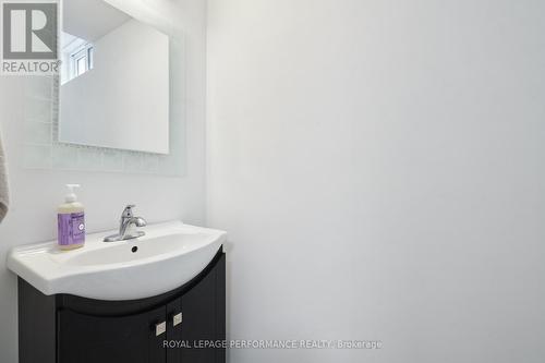 69 Hawk Crescent, Ottawa, ON 