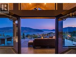 6121 Seymoure Lane Peachland, BC V0H 1X4